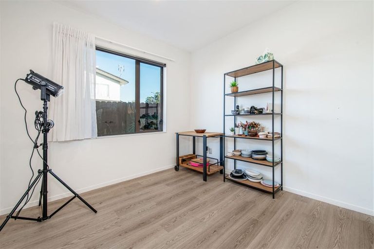 Photo of property in 3 Stow Place, Henderson, Auckland, 0612