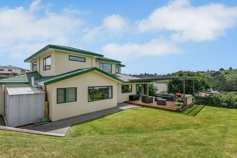 Photo of property in 71 Te Puia Drive, Aotea, Porirua, 5024