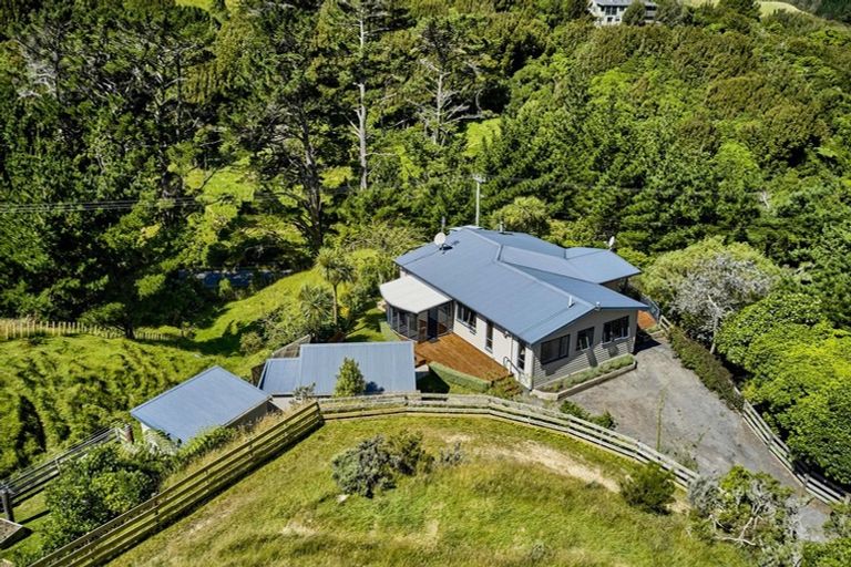 Photo of property in 1153 Paekakariki Hill Road, Paekakariki Hill, Porirua, 5381
