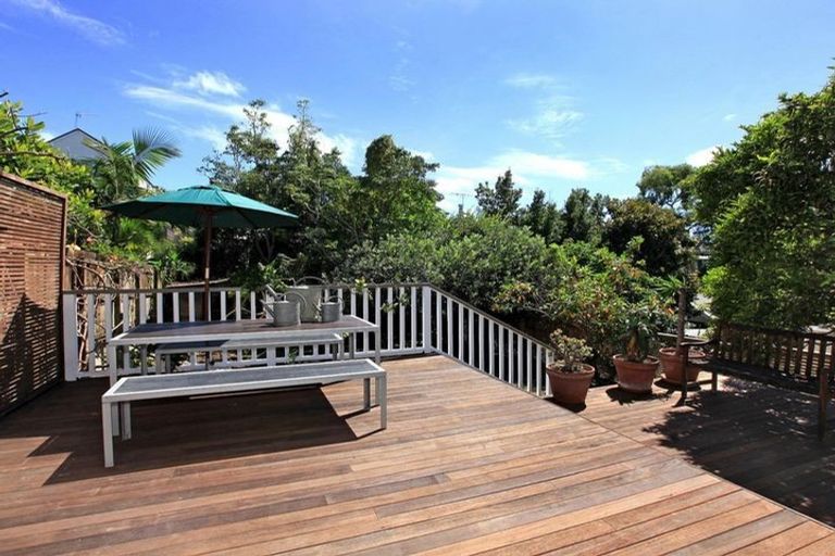Photo of property in 16 Anglesea Street, Freemans Bay, Auckland, 1011