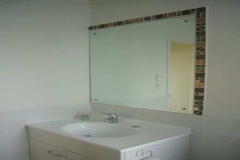 Photo of property in 1/15 Andersons Road, Oteha, Auckland, 0632