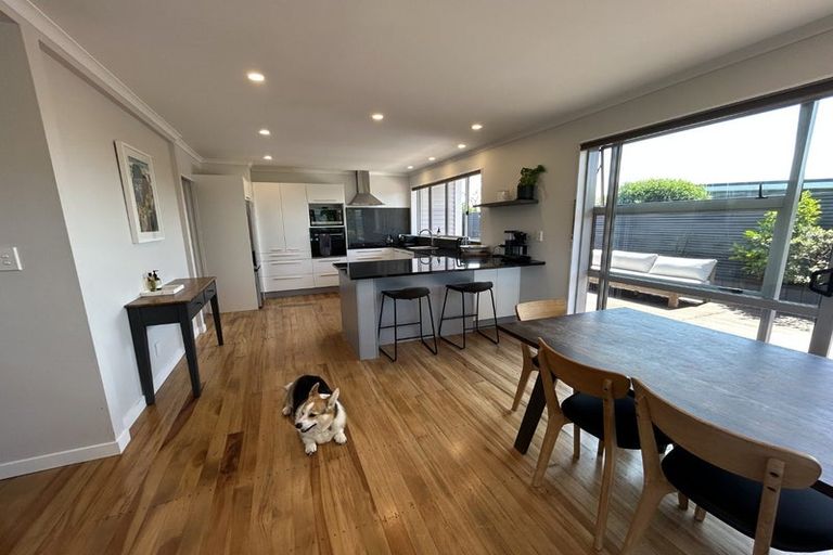 Photo of property in 29 Kiriwai Road, Paremata, Porirua, 5024