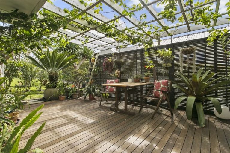 Photo of property in 26 Peter Terrace, Castor Bay, Auckland, 0620