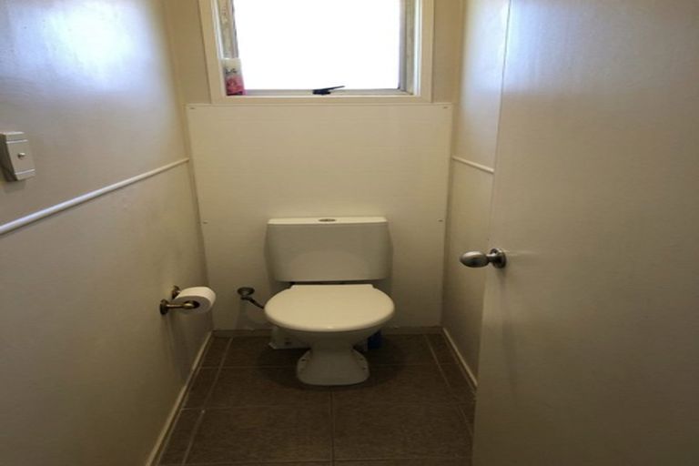 Photo of property in 14 Innismara Avenue, Wattle Downs, Auckland, 2103