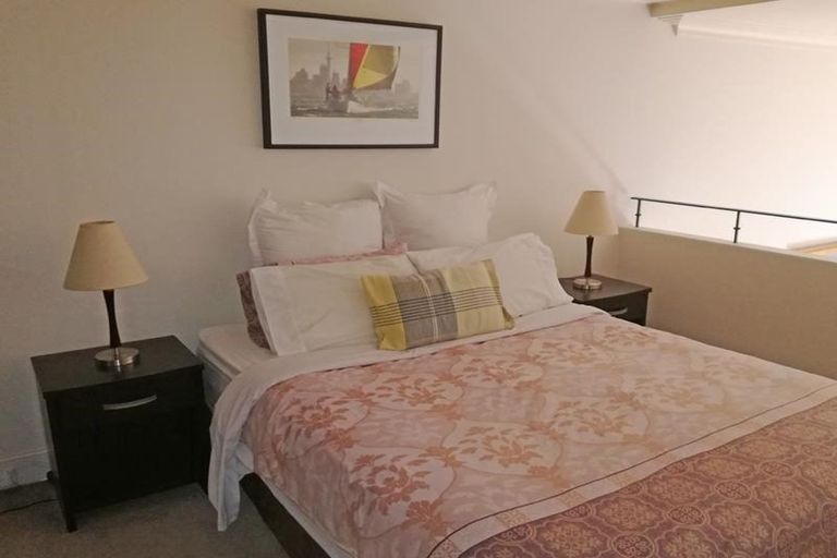 Photo of property in 5 Cheshire Street, Cannons Creek, Porirua, 5024