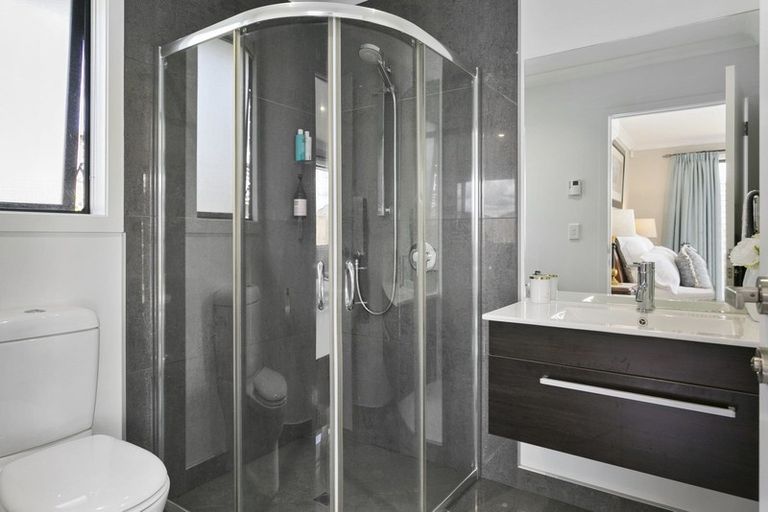 Photo of property in 8a Rose Leigh Drive, Cambridge, 3434