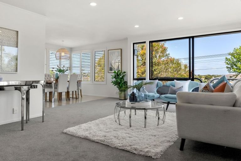 Photo of property in 2/94 Norwood Road, Bayswater, Auckland, 0622