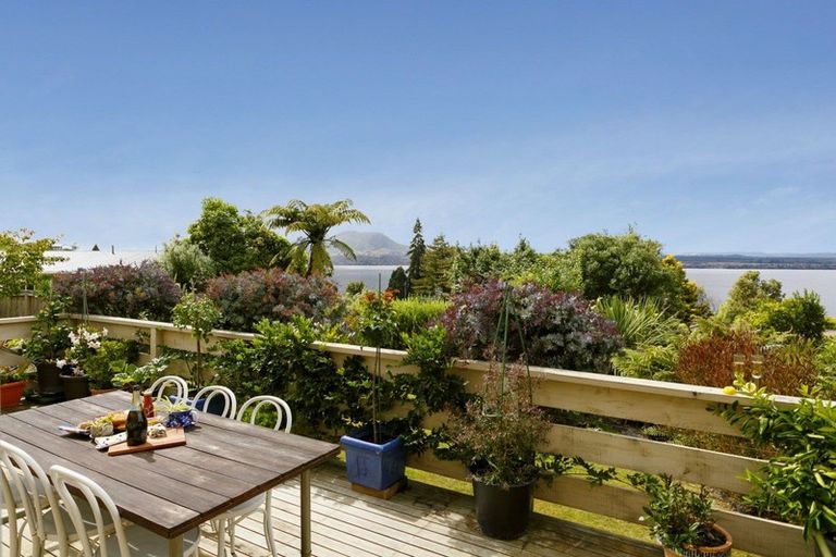 Photo of property in 7b Isobel Street, Acacia Bay, Taupo, 3330