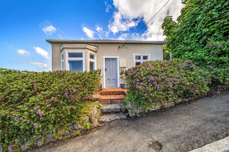 Photo of property in 25 Shortland Street, Caversham, Dunedin, 9011