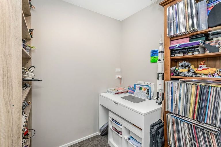 Photo of property in 100 Shillingford Boulevard, Rolleston, 7615