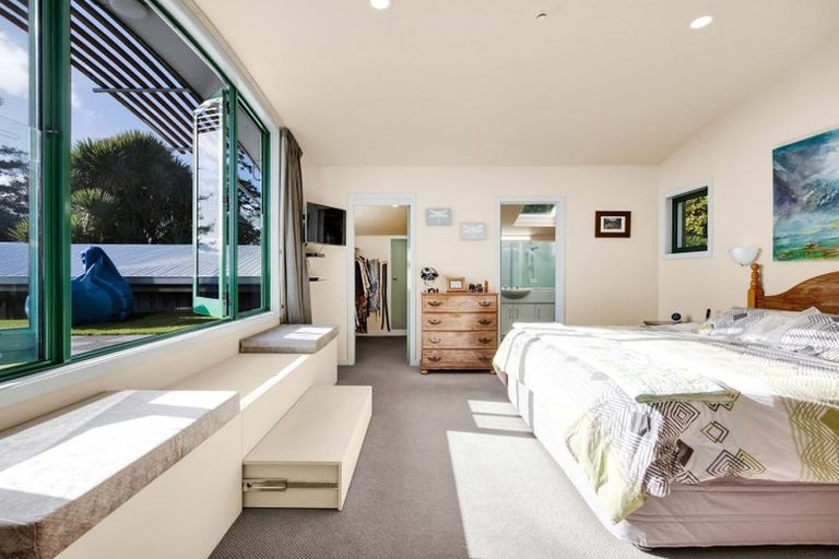 Photo of property in 1 Te Mara Place, Merrilands, New Plymouth, 4312