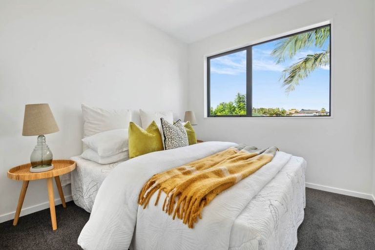 Photo of property in 67 Highland Park Drive, Botany Downs, Auckland, 2010