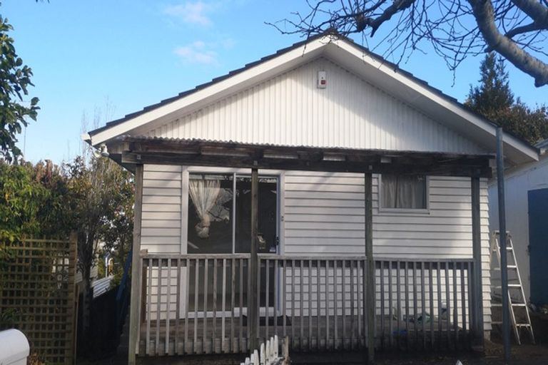 Photo of property in 14 Mirovale Place, Totara Vale, Auckland, 0629