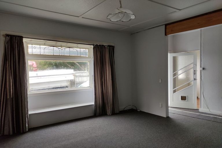 Photo of property in 2/4 Wainui Road, Waiwhetu, Lower Hutt, 5010