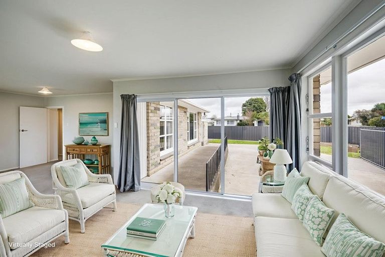 Photo of property in 1 James Foley Avenue, Pirimai, Napier, 4112