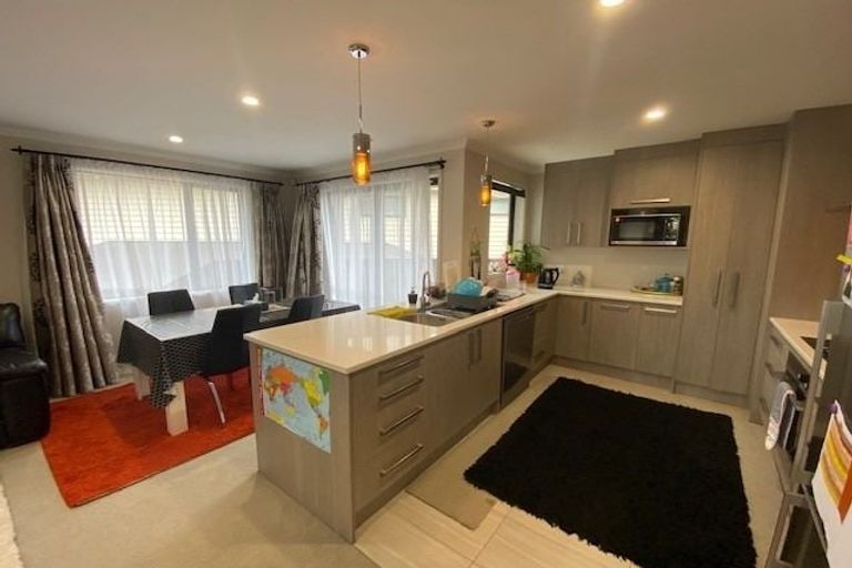 Photo of property in 3 Epic Way, Newlands, Wellington, 6037