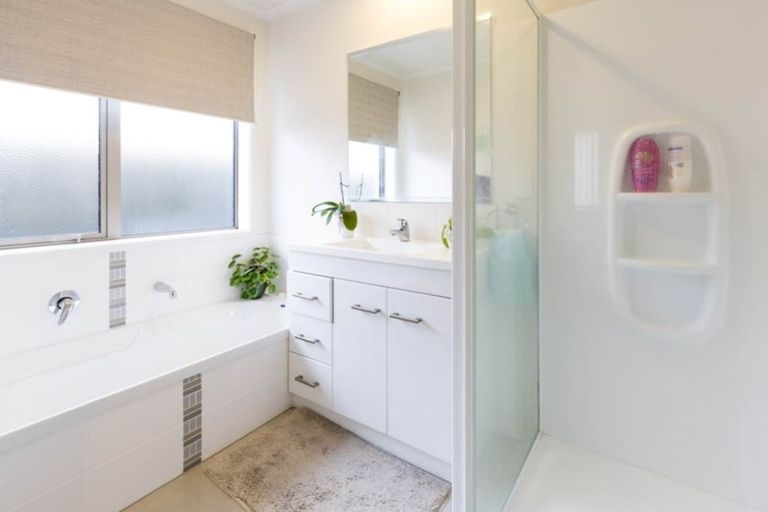 Photo of property in 11 Ribbonwood Close, Te Kauwhata, 3710