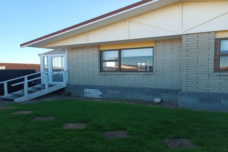 Photo of property in 19 Tukapa Street, Westown, New Plymouth, 4310