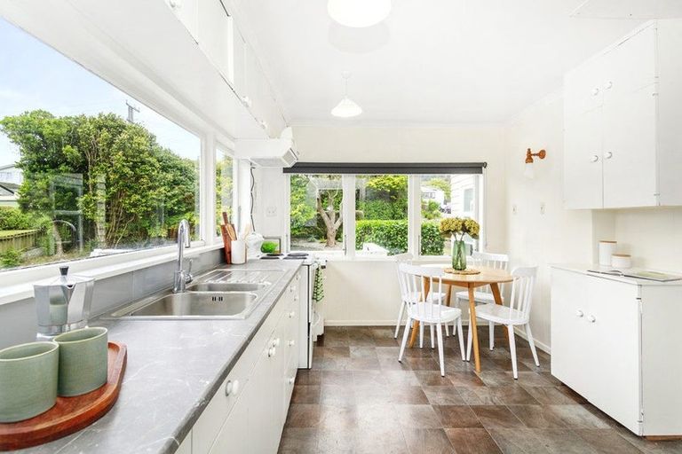 Photo of property in 13 Bell Street, Tawa, Wellington, 5028