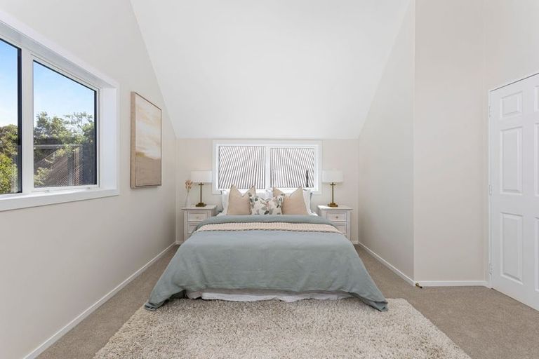 Photo of property in 1/31 Oteha Valley Road, Northcross, Auckland, 0632