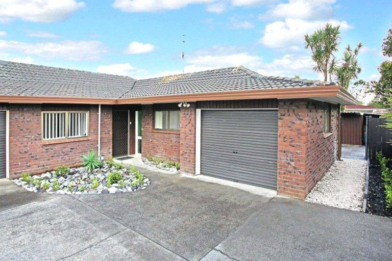 Photo of property in 21b Sunnypark Avenue, Rosehill, Papakura, 2113