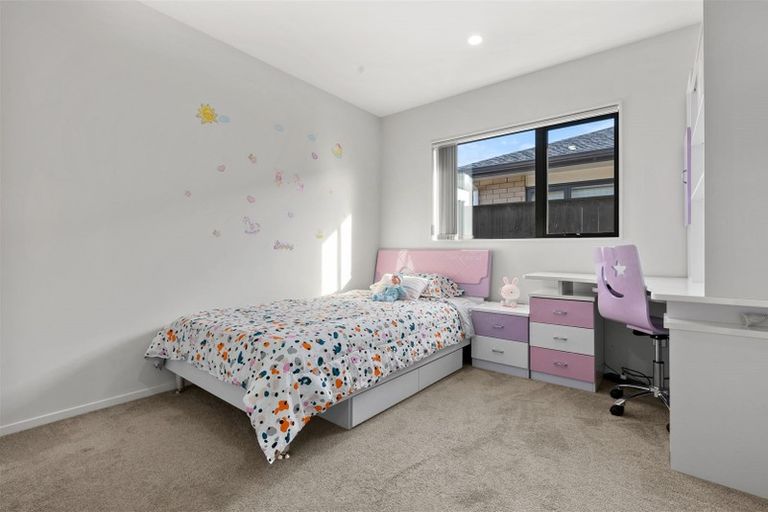 Photo of property in 8 Silver Beech Street, Takanini, 2110