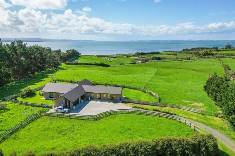 Photo of property in 205 Clarks Beach Road, Clarks Beach, Pukekohe, 2679