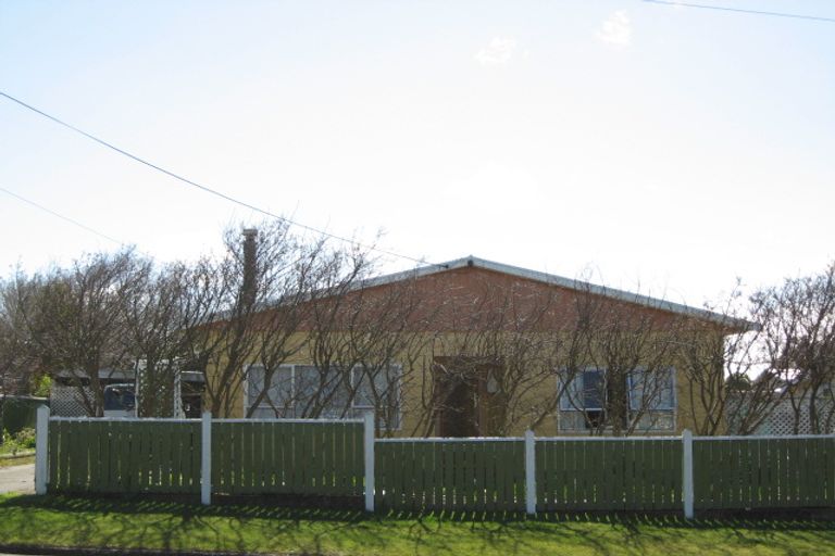 Photo of property in 18 Hunia Street, Marton, 4710