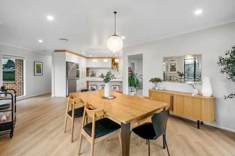 Photo of property in 11 Montrose Place, Highlands Park, New Plymouth, 4312