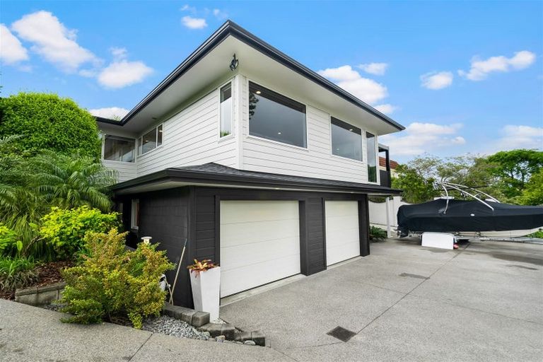 Photo of property in 22 Tercel Place, Sunnyhills, Auckland, 2010