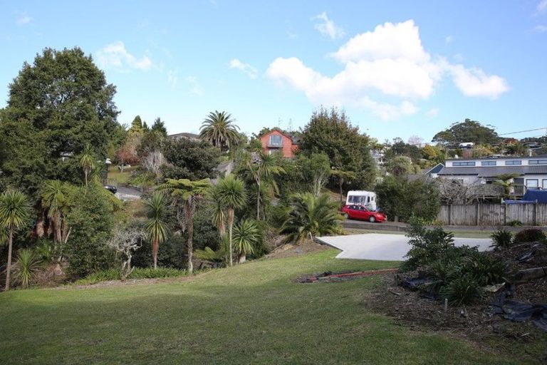 Photo of property in 1/58 Matipo Road, Mairangi Bay, Auckland, 0630