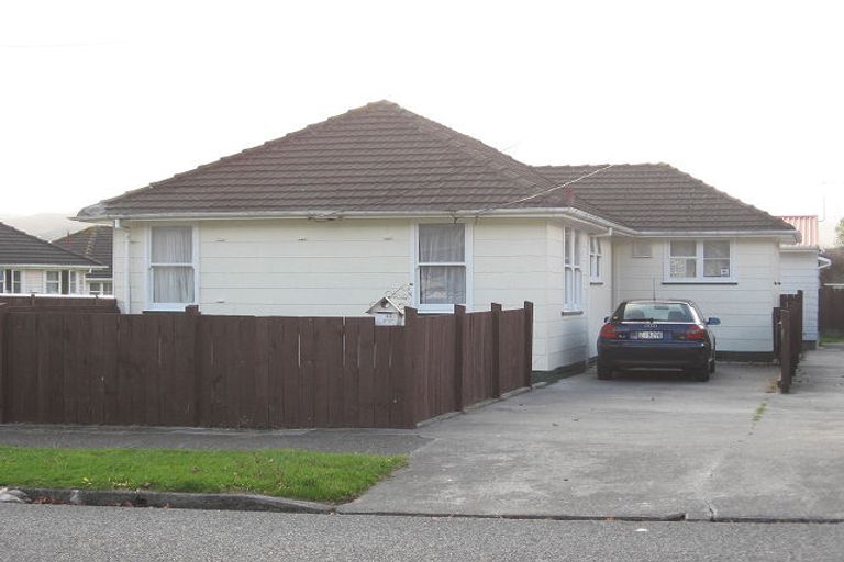 Photo of property in 1/53 Strand Crescent, Naenae, Lower Hutt, 5011