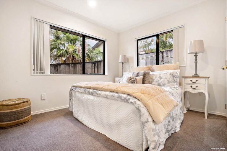 Photo of property in 62b Hogarth Rise, West Harbour, Auckland, 0618