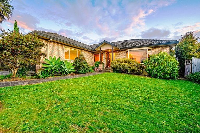 Photo of property in 6 Dairyland Drive, East Tamaki Heights, Auckland, 2016
