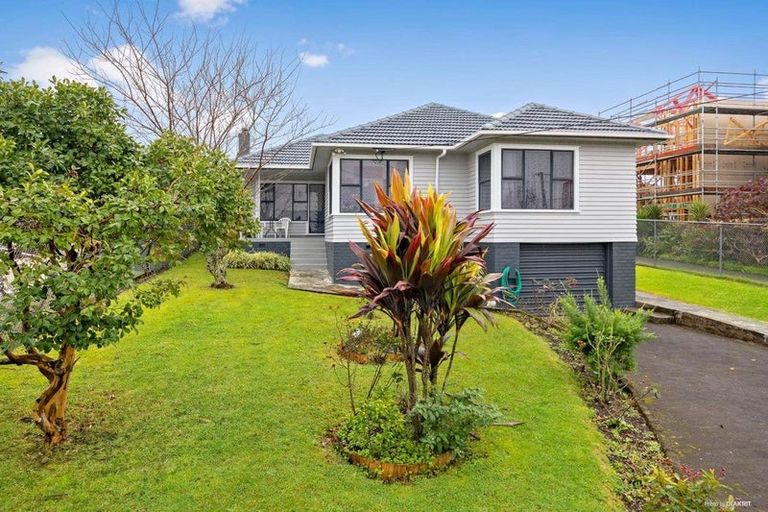 Photo of property in 61 Taikata Road, Te Atatu Peninsula, Auckland, 0610
