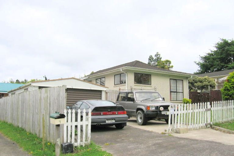 Photo of property in 5 Benita Place, Sunnyvale, Auckland, 0612