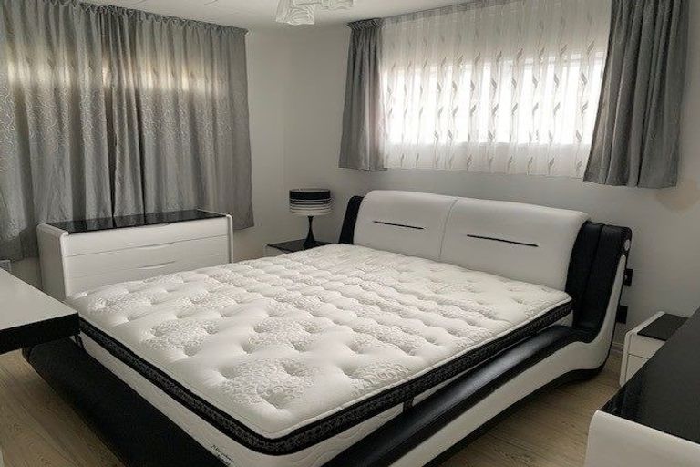 Photo of property in 8 Caribbean Drive, Unsworth Heights, Auckland, 0632