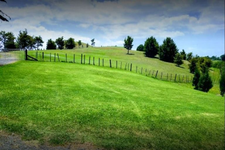 Photo of property in 22 Matairangi Avenue, Totara Heights, Auckland, 2105