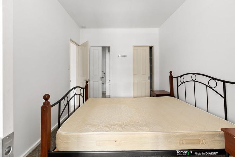 Photo of property in Atrium Towers, 8g/154 The Terrace, Wellington Central, Wellington, 6011