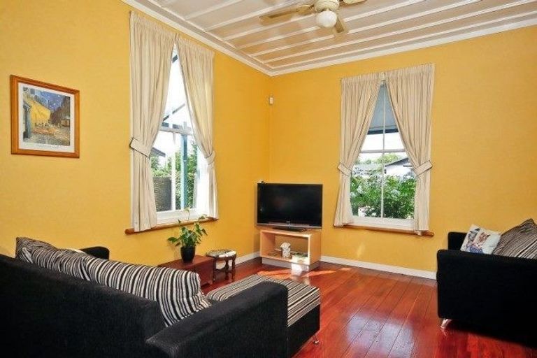 Photo of property in 933 Heaphy Terrace, Fairfield, Hamilton, 3214