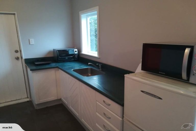 Photo of property in 82 Maupuia Road, Maupuia, Wellington, 6022