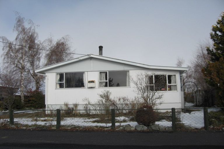 Photo of property in 10 Jollie Road, Twizel, 7901