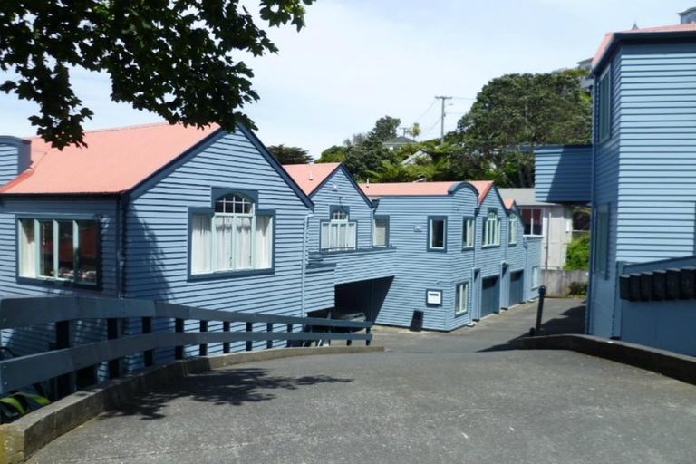 Photo of property in 1/93a Kelburn Parade, Kelburn, Wellington, 6012