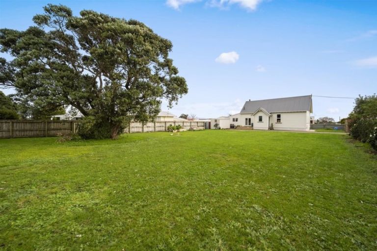 Photo of property in 39 Tauhuri Street, Manaia, 4612