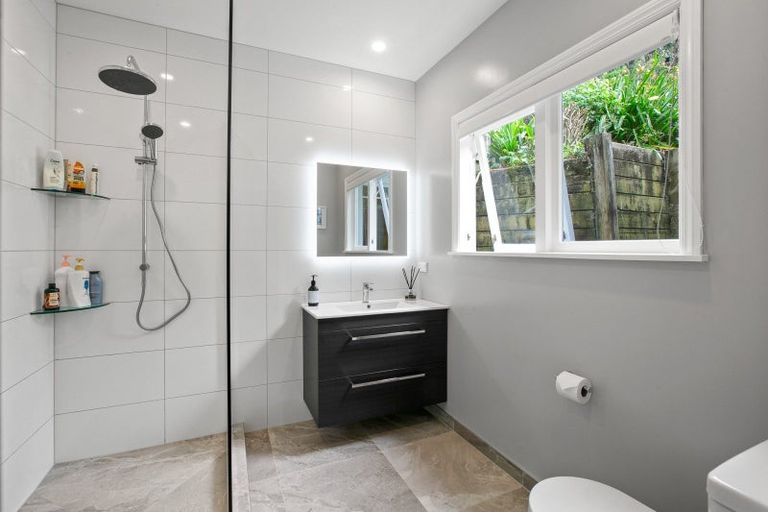 Photo of property in 24a Bracken Street, New Plymouth, 4310