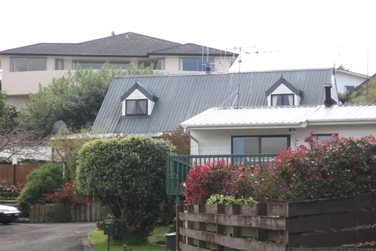 Photo of property in 15a Pokapu Place, Bethlehem, Tauranga, 3110