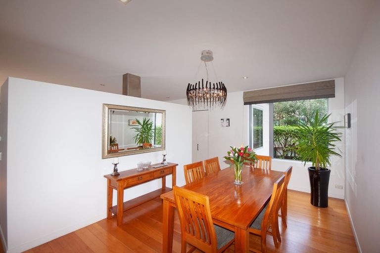 Photo of property in 24e Mandalay Terrace, Khandallah, Wellington, 6035