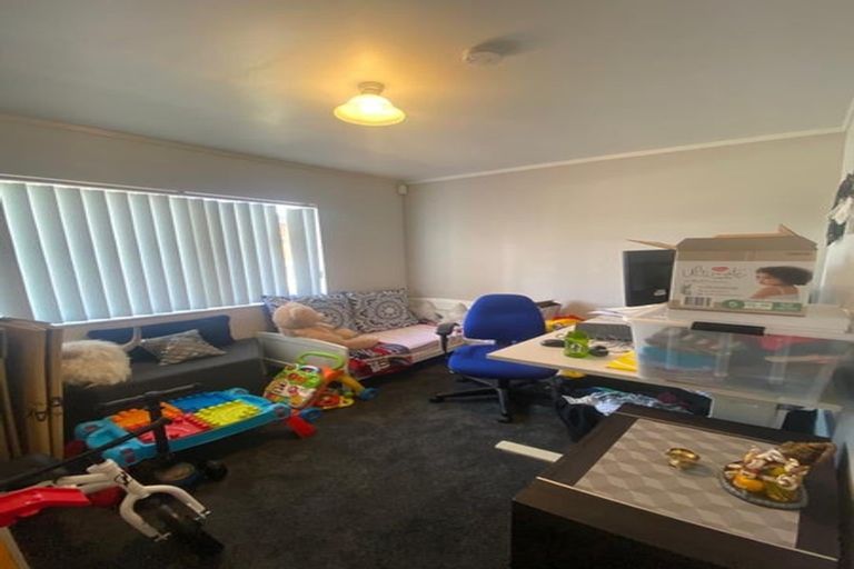 Photo of property in 1/3 Eulogy Place, Randwick Park, Auckland, 2105