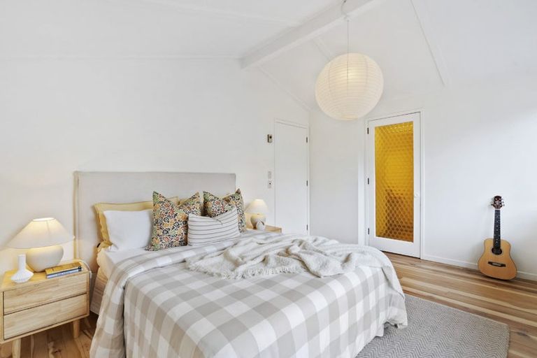 Photo of property in 24 Sylvan Avenue, Northcote, Auckland, 0627