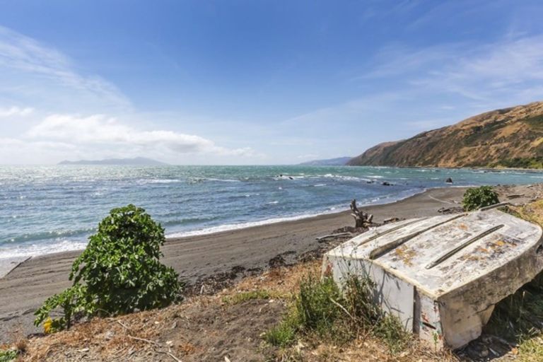 Photo of property in 8 Ocean Parade, Pukerua Bay, 5026